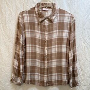 Ladies PINK LILY Shirt. Size M.